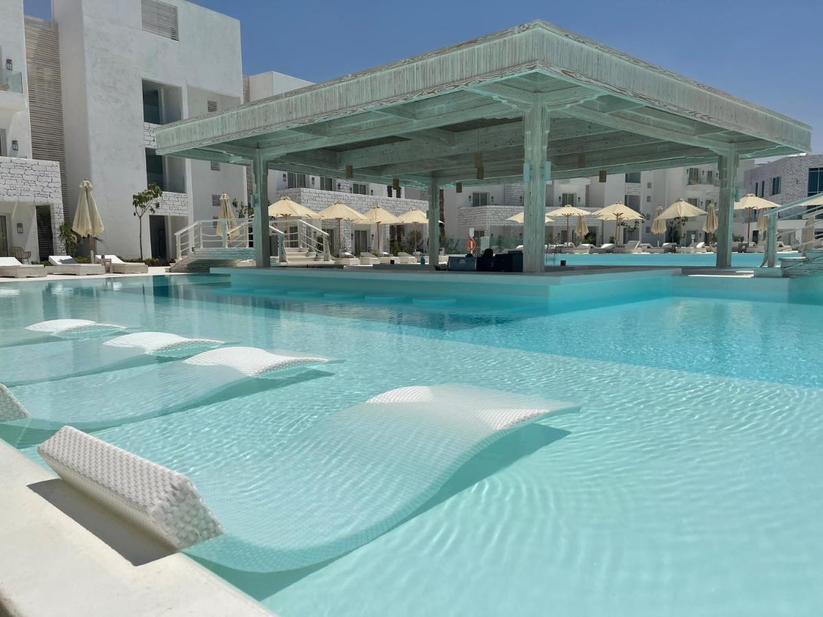 Tanoak Resort عين السخنة المظهر الخارجي الصورة The pool at the hotel